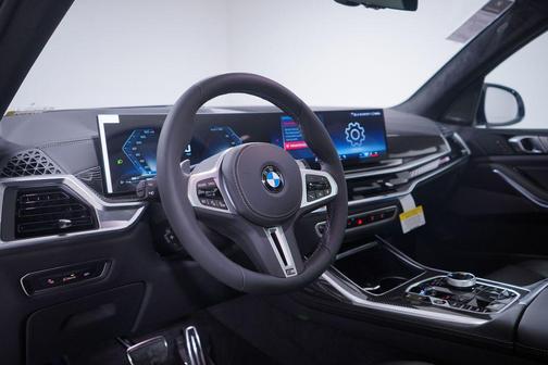 2026 BMW X7 M60i