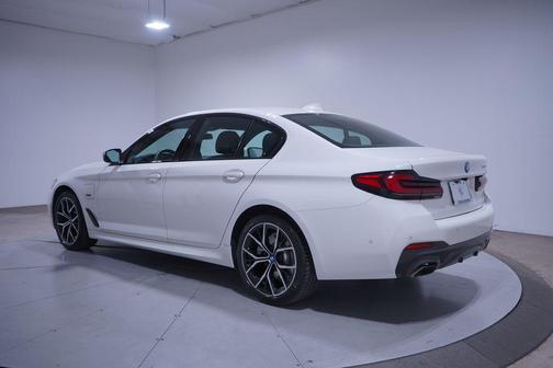 2023 BMW 530e 