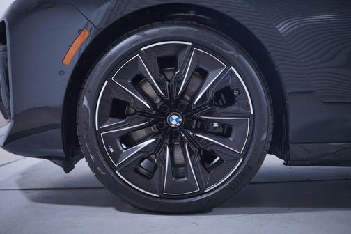 2026 BMW 740 i