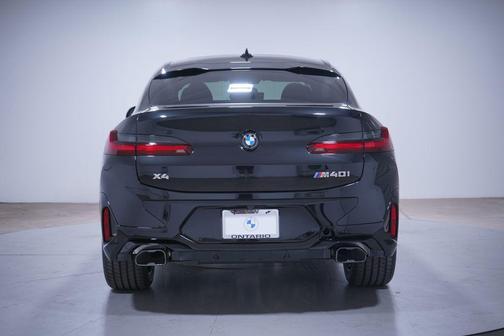 2025 BMW X4 M40i