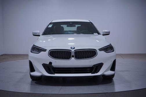 2025 BMW 230 i