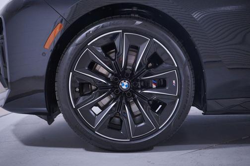 2026 BMW 740 i