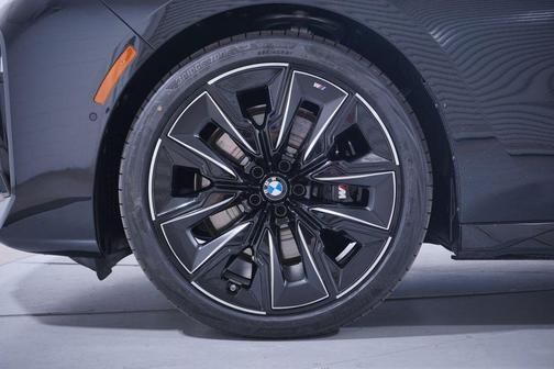 2026 BMW 740 i