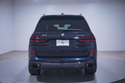 2025 BMW X7 xDrive40i
