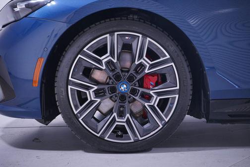 2024 BMW i5 M60