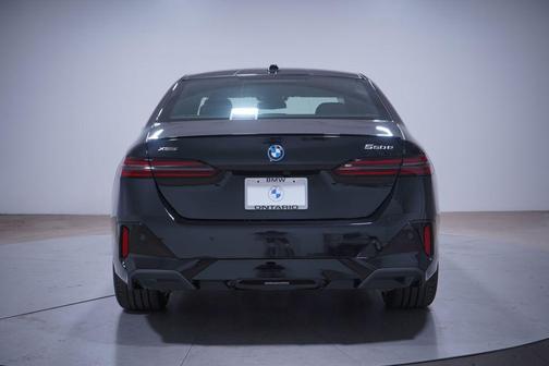 2026 BMW 550e xDrive