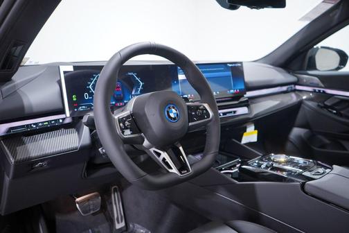 2026 BMW 550e xDrive