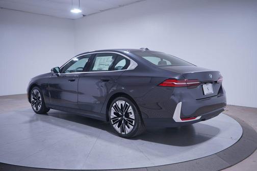 2026 BMW 530 i