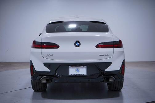 2025 BMW X4 xDrive30i