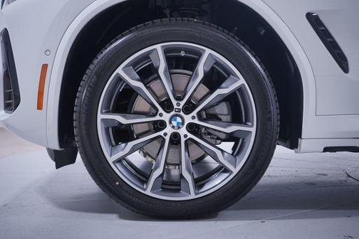 2025 BMW X4 xDrive30i