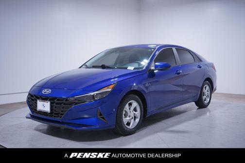 2023 Hyundai ELANTRA SE