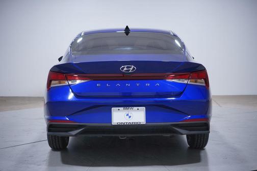 2023 Hyundai ELANTRA SE