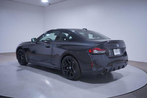 2025 BMW 230 i