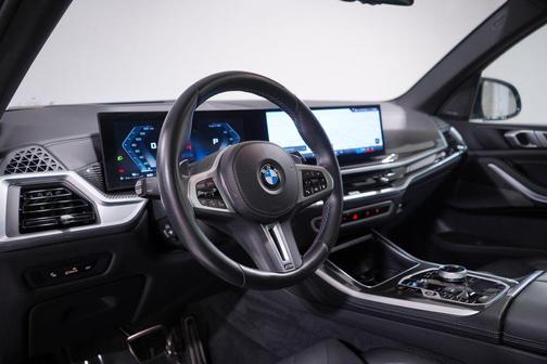2024 BMW X5 M60i