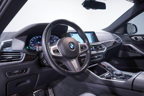 2023 BMW X6 M50i