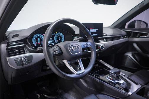 2022 Audi A4 45 S line Premium Plus