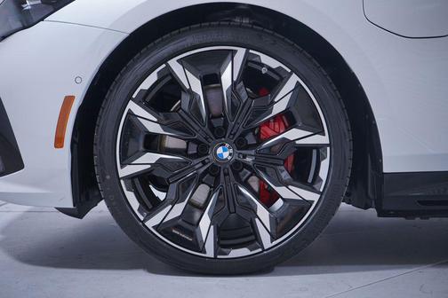 2026 BMW 550e xDrive