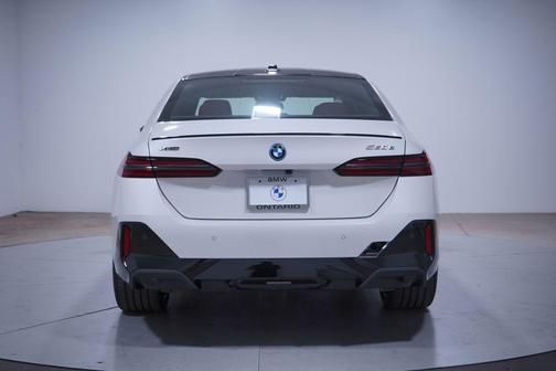 2026 BMW 550e xDrive