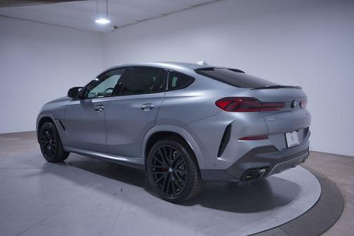 2026 BMW X6 M60i
