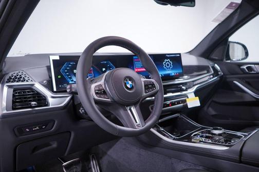 2026 BMW X5 M60i