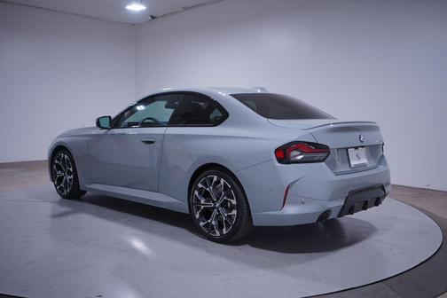 2025 BMW 230 i