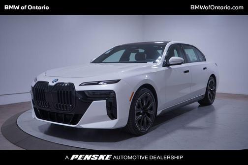 2025 BMW 740 i
