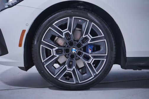 2025 BMW 530 i