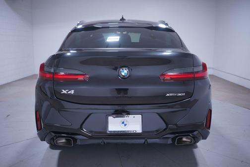 2025 BMW X4 xDrive30i