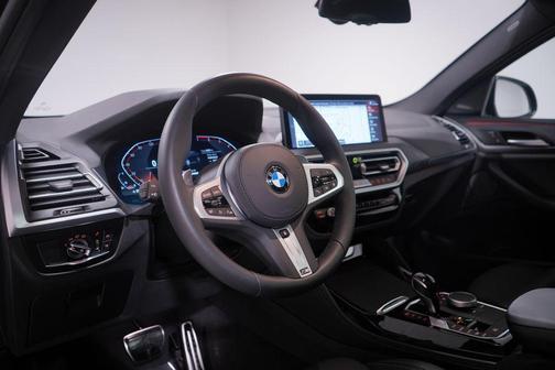 2025 BMW X4 xDrive30i