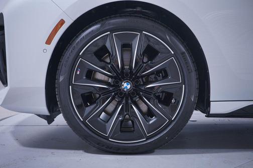 2026 BMW 740 i