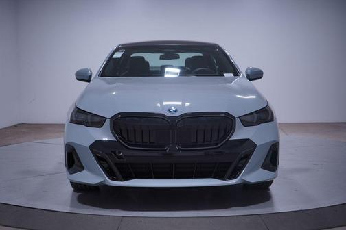 2026 BMW 550e xDrive