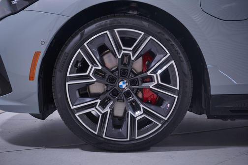 2026 BMW 550e xDrive