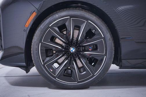 2026 BMW 740 i