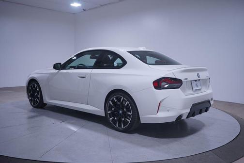 2025 BMW 230 i xDrive