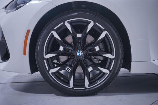 2025 BMW 230 i xDrive