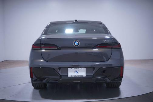 2026 BMW 740 i