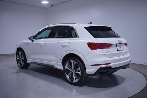 2019 Audi Q3 2.0T S line Premium Plus