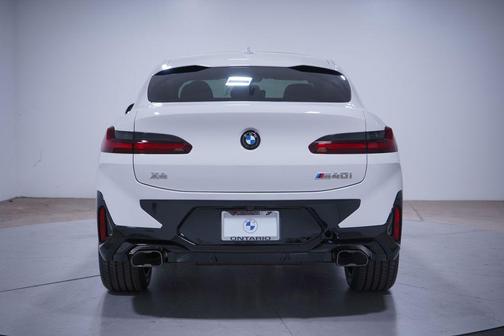 2025 BMW X4 M40i