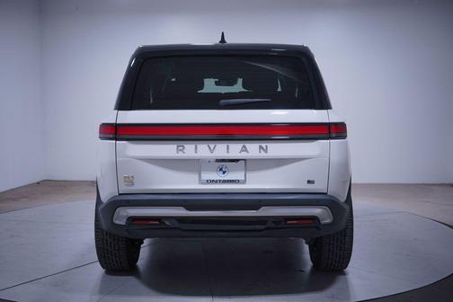 2023 Rivian R1S Adventure