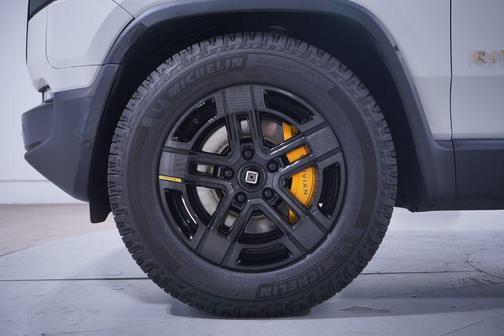 2023 Rivian R1S Adventure
