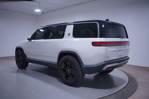 2023 Rivian R1S Adventure