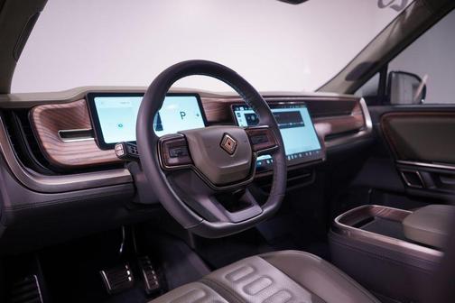 2023 Rivian R1S Adventure