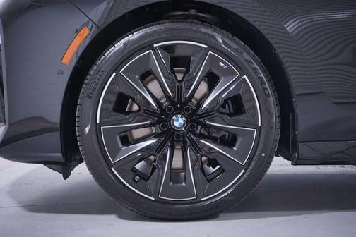 2026 BMW 740 740i