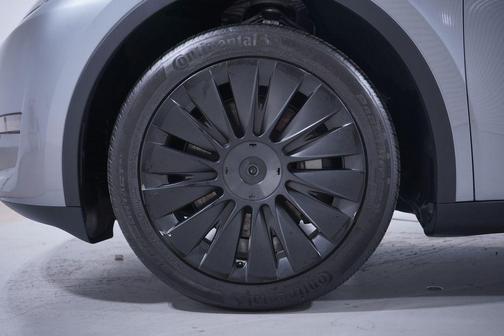 2024 Tesla Model Y Long Range Dual Motor All-Wheel Drive