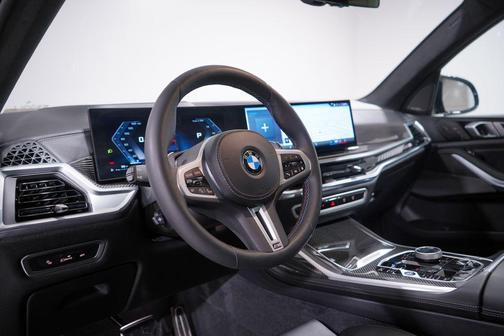 2025 BMW X7 M60i