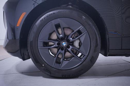 2026 BMW iX xDrive60