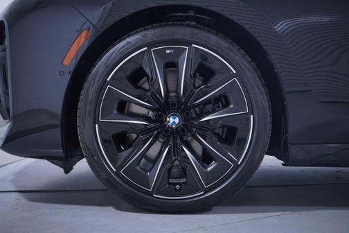 2026 BMW 740 i