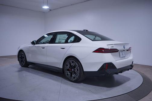 2026 BMW 550e xDrive