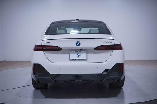 2026 BMW 550e xDrive