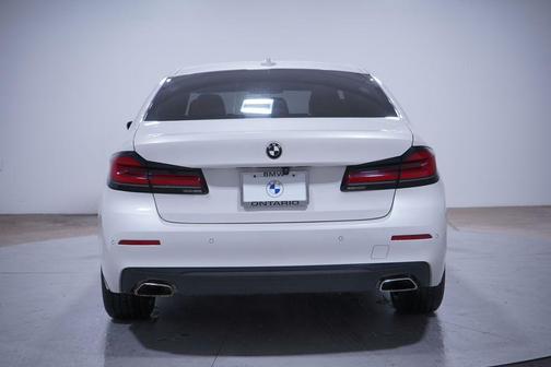 2022 BMW 530 i
